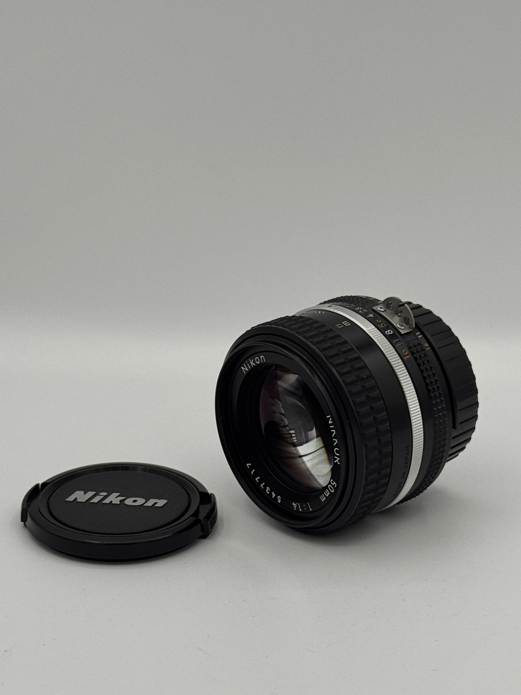 Nikon Nikkor  50mm F1.4 SN:5437717